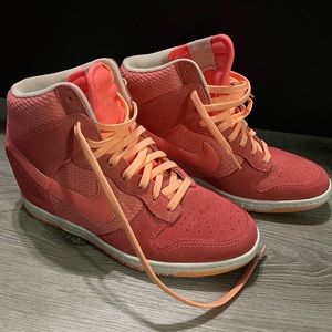 644877-602 Nike Dunk Sky High Coral Size 10 Women’s Shoes